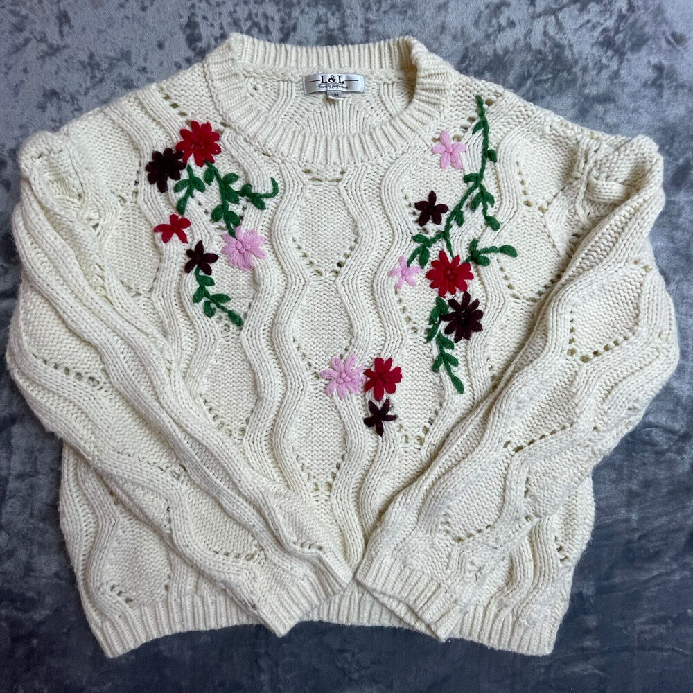 L &‎ L Touch of Perfection Sweater Womens S/M Knit Top Embroidered Flowers Retro